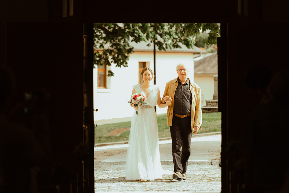 entrée mariage champagnole église